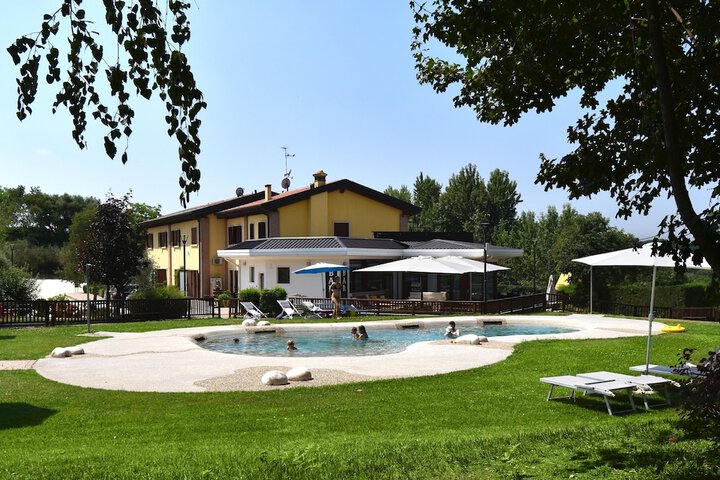 Hotel 66 of 68