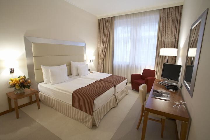 Room 7 of 22