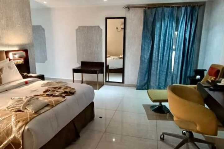 Room 29 of 63