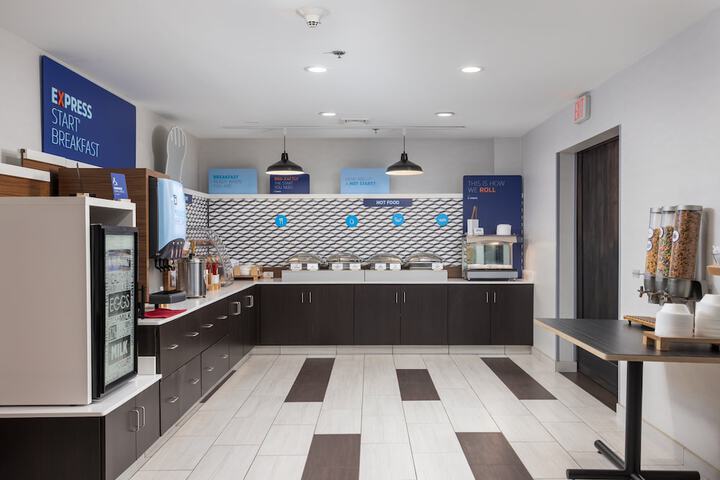 Breakfast/Coffee Service 34 of 40