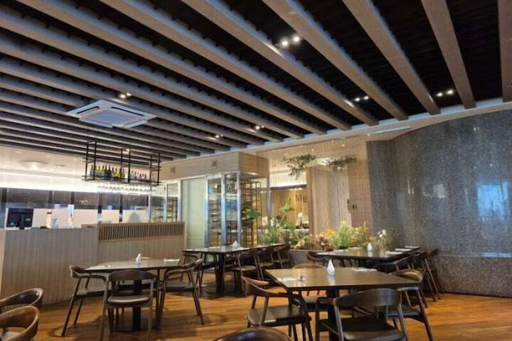 Dining 56 of 108