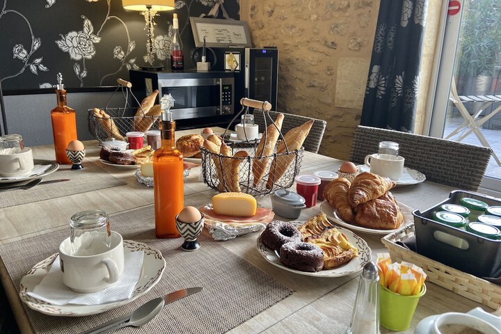 Breakfast/Coffee Service 28 of 35