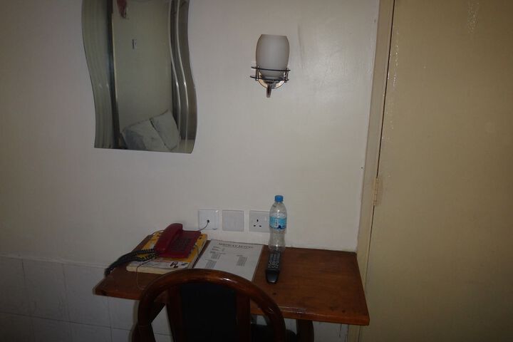Room 13 of 25