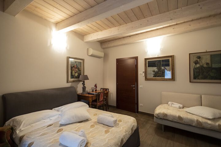Room 28 of 53