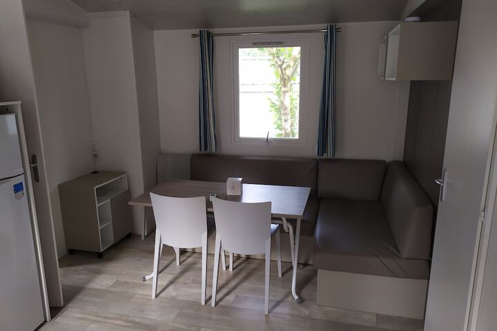 Room 37 of 106