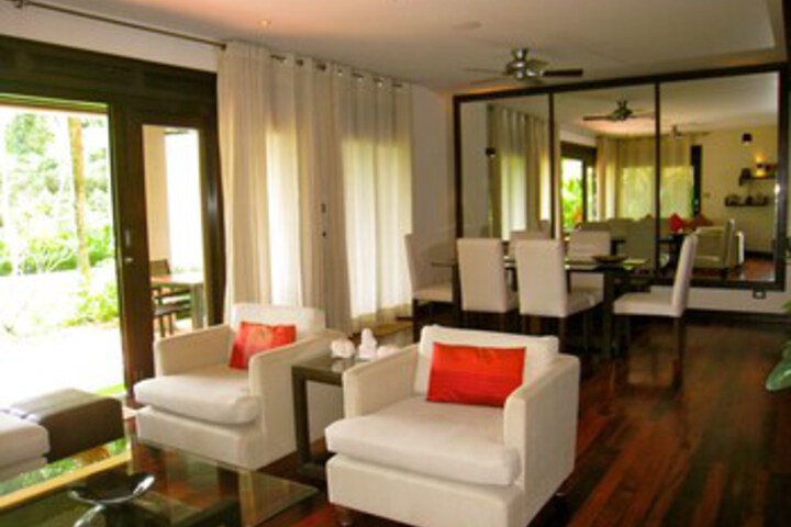 Room 9 of 42