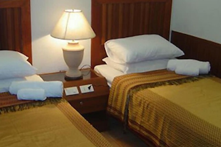 Room 5 of 19