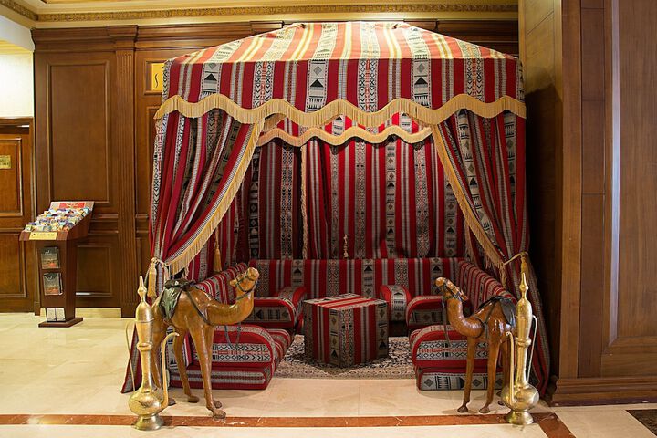 Entrance & Lobby