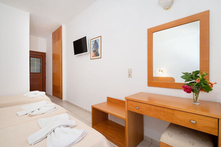 Room 53 of 91