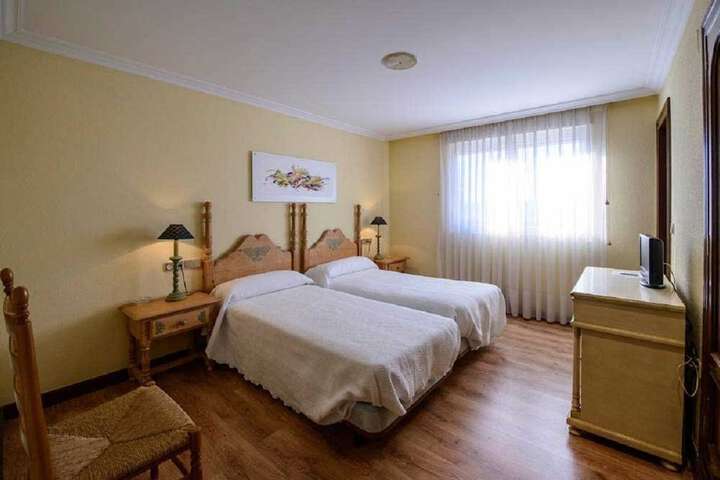 Room 10 of 34