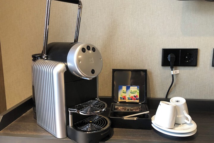 Breakfast/Coffee Service 29 of 48