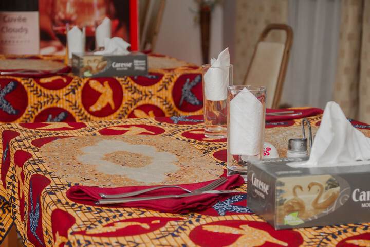 Dining 31 of 36
