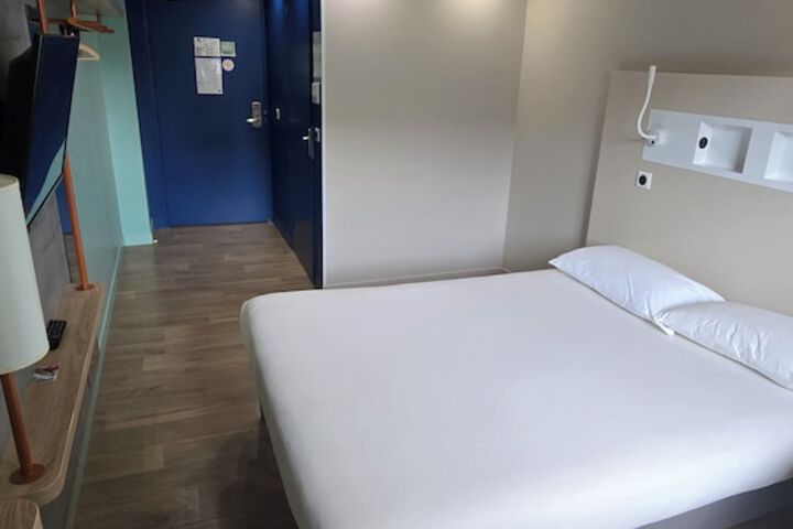 Room 12 of 44
