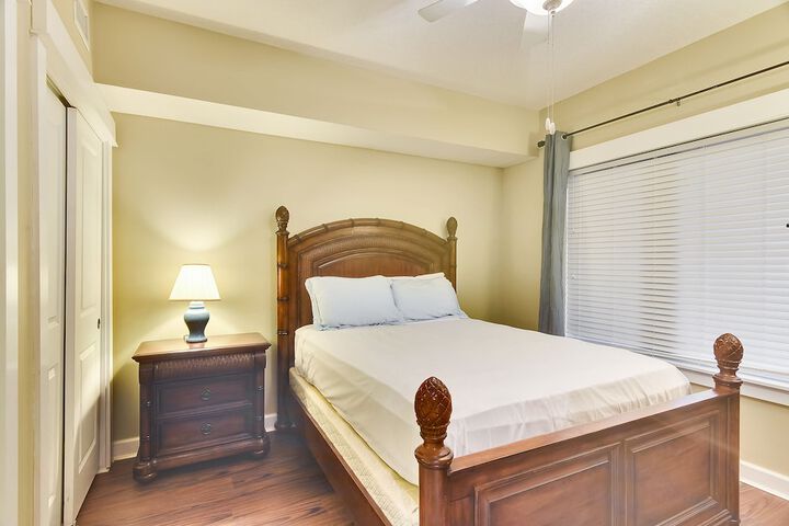 Room 26 of 308