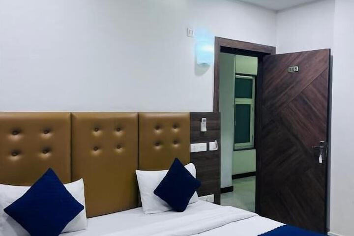 Room 3 of 13
