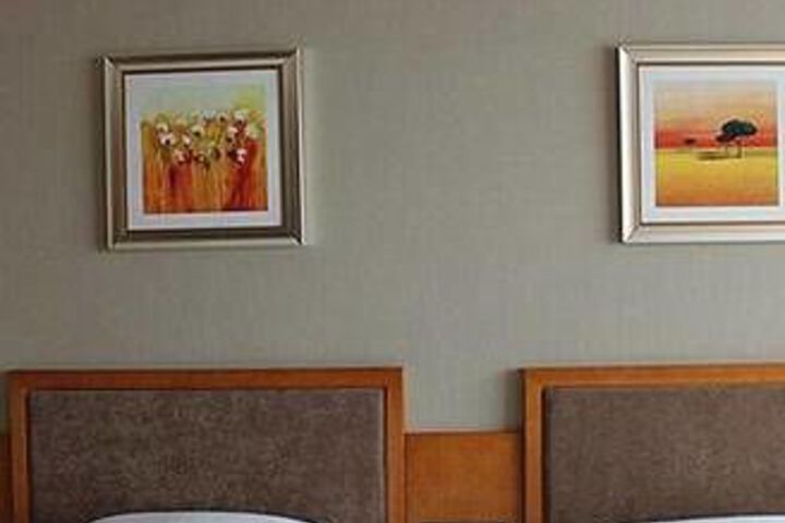 Room 50 of 75