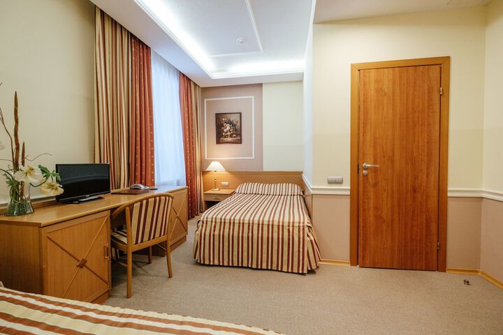 Room 6 of 29