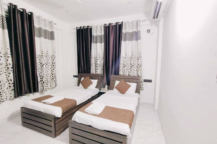 Room 7 of 26