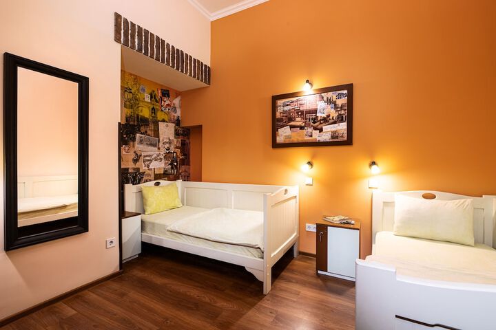 Room 13 of 50