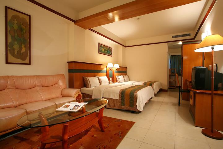 Room 6 of 52