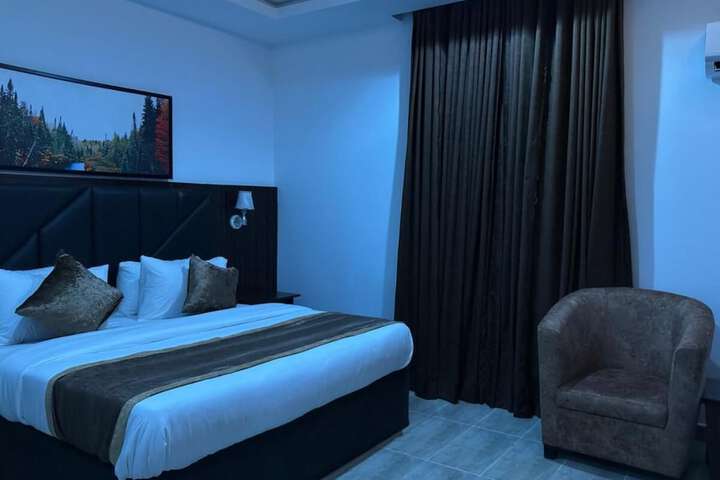 Room 13 of 62