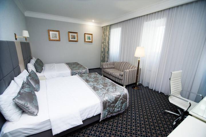 Room 10 of 50