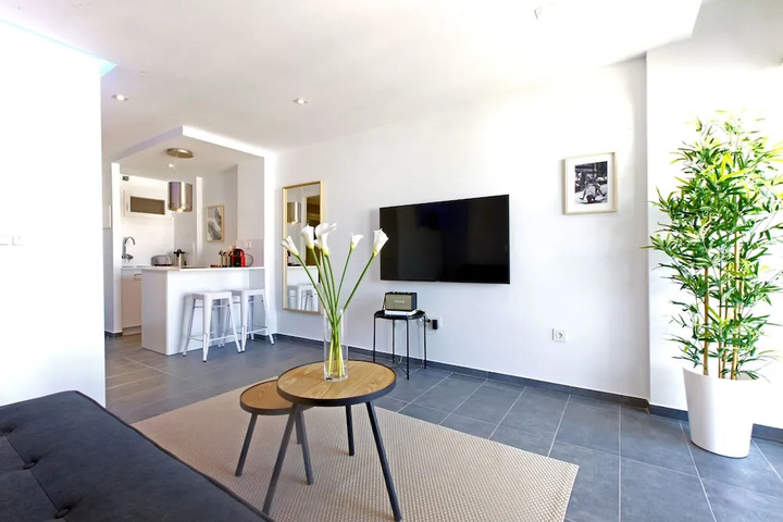 Room 16 of 26