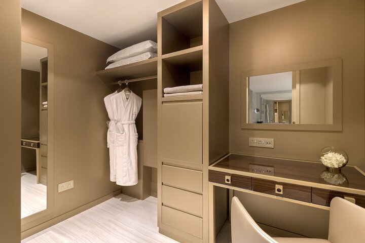 Room 28 of 78
