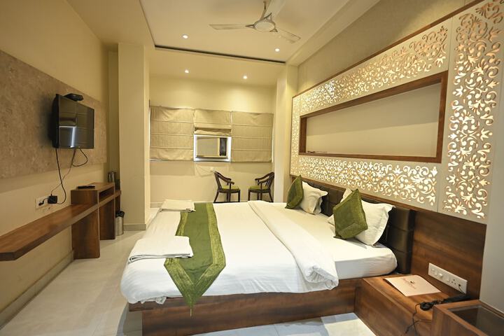 Room 21 of 35