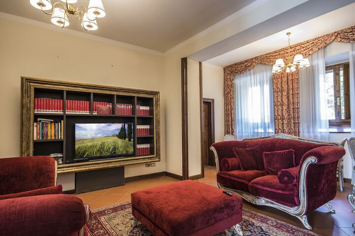 Lounge 174 of 185