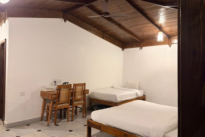 Room 12 of 36