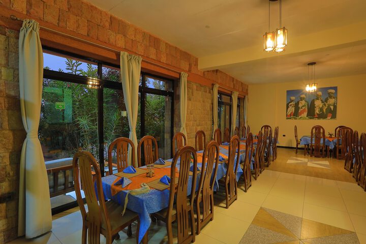 Dining 49 of 75