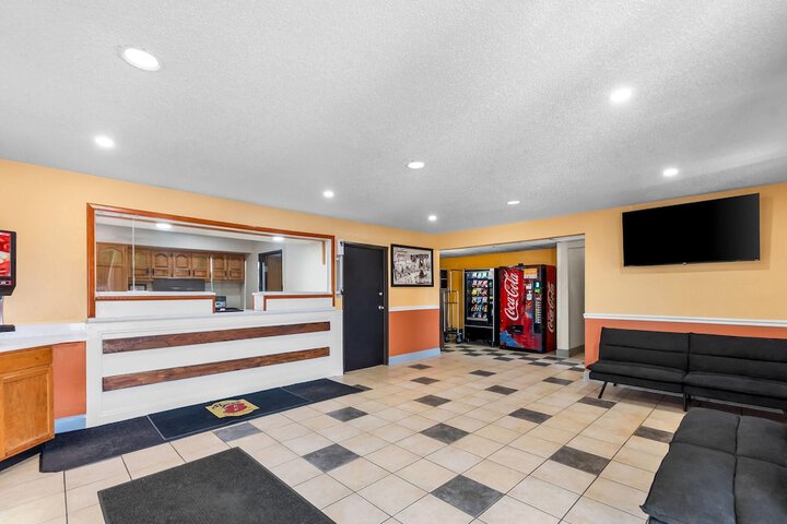 Hotel Interior 4 of 39