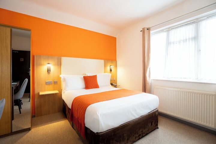 Room 14 of 48