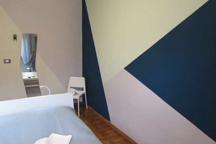 Room 9 of 28