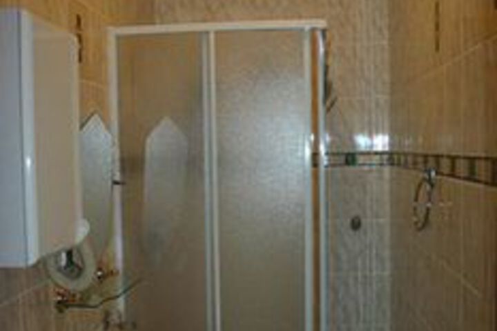 Room 2 of 18