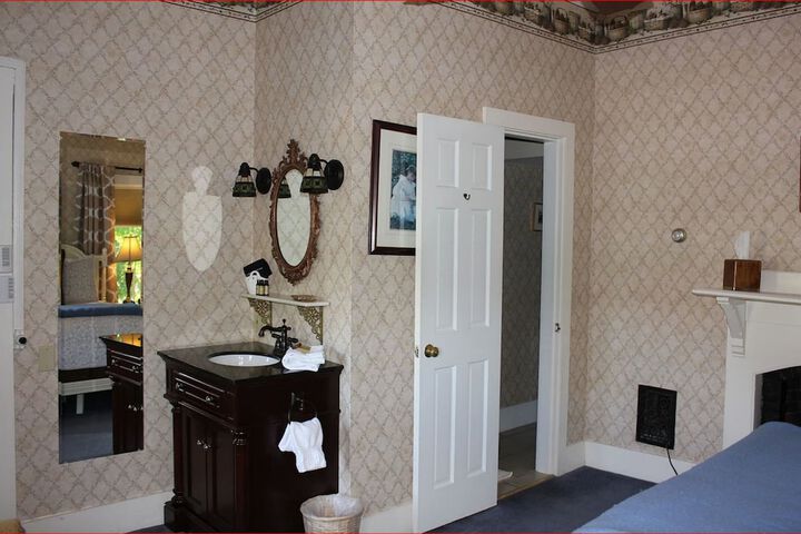 Room 2 of 58