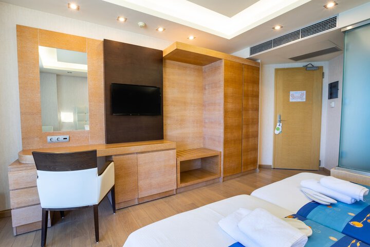 Room 26 of 171