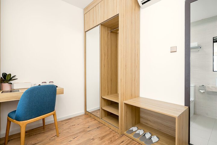 Room 12 of 26