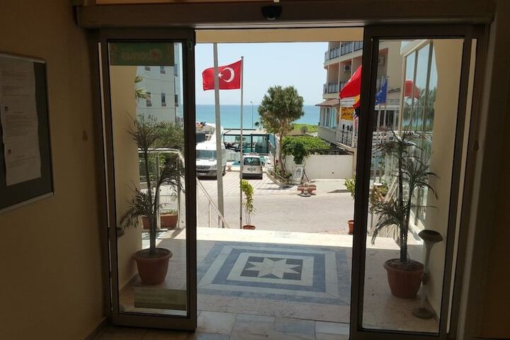 Hotel 4 of 68