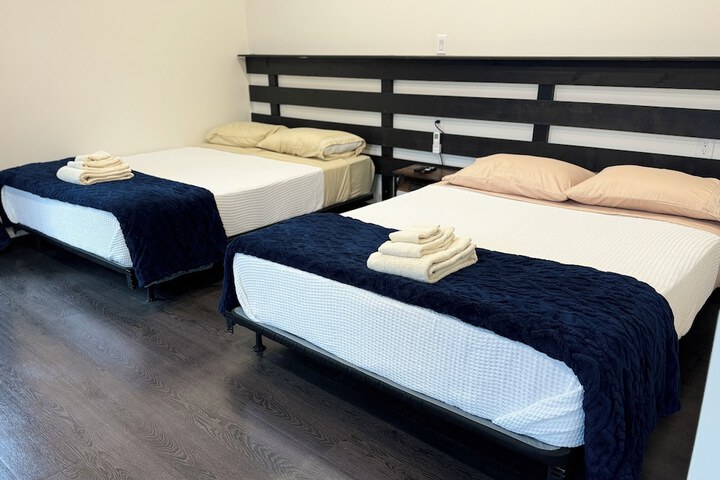 Room 4 of 16