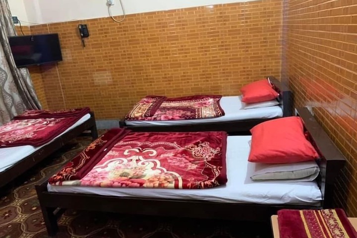 Room 5 of 13