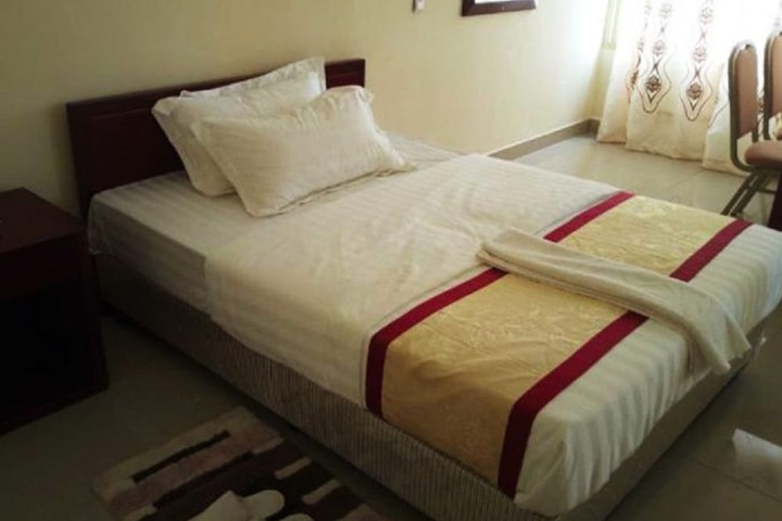 Room 5 of 19