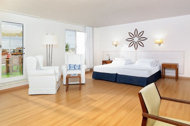 Room 14 of 48