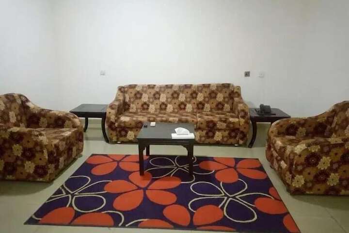 Room 6 of 33