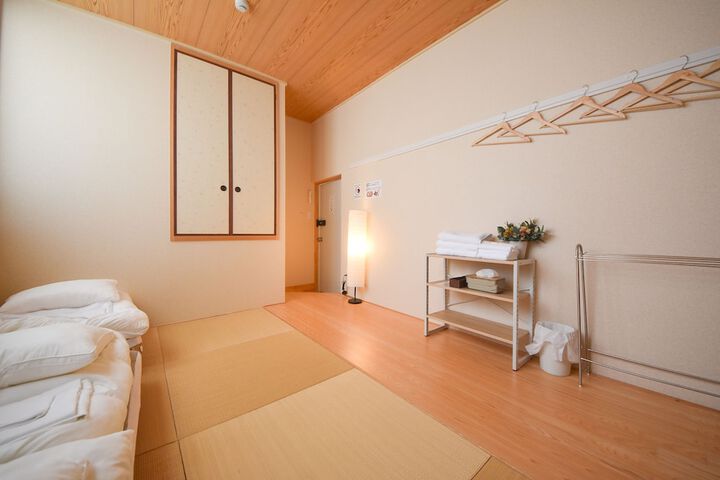 Room 5 of 97