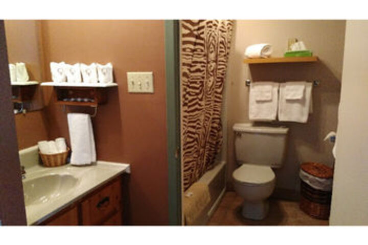 Room 4 of 32