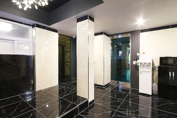Hotel Interior 108 of 118