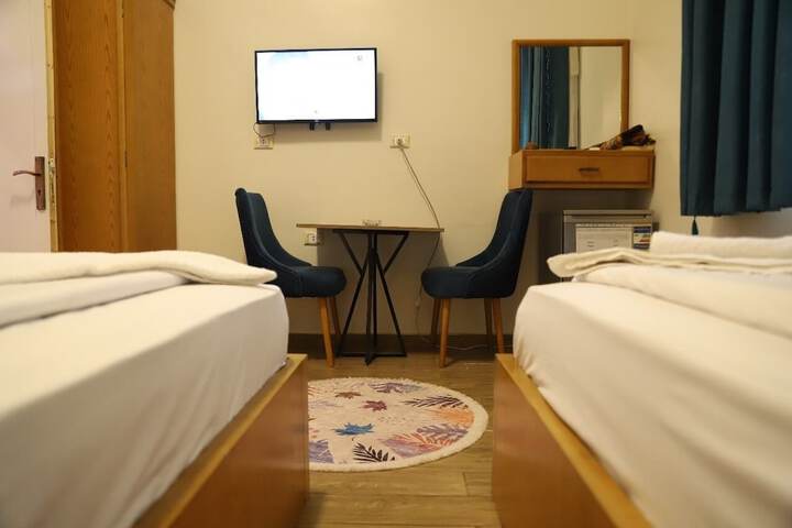 Room 65 of 137