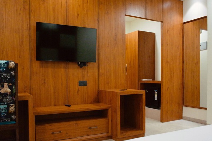 Room 12 of 64